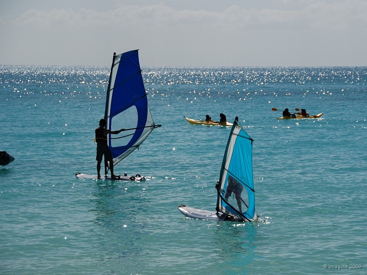 104- Romain et Bastien en planche a voile.JPG
